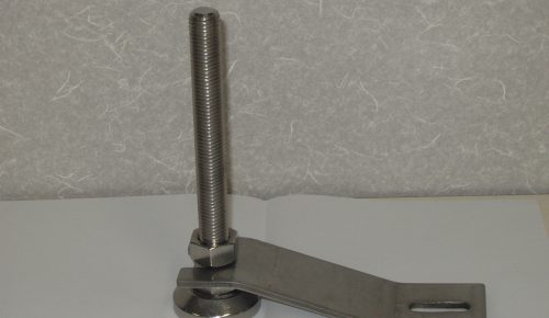 孔ピッチを長くした、フット固定金具をご提案